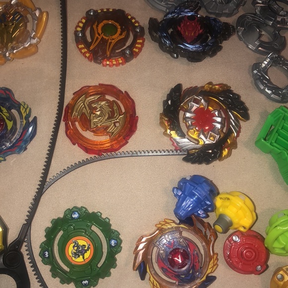Hasbro BEYBLADE Lot - Picture 7 of 11